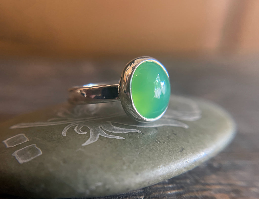 Green Chrysoprase Ring in Sterling Silver, Natural Chrysoprase Stacking Ring, Oval Chrysoprase Bezel Ring, Handmade Green Gemstone Ring