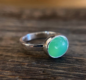 Green Chrysoprase Ring in Sterling Silver, Natural Chrysoprase East West Stacking Ring, Oval Chrysoprase Bezel Ring, Handmade Gemstone Ring