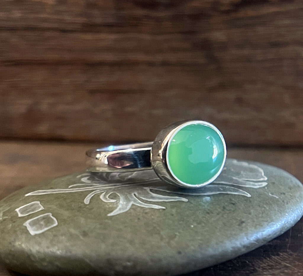 Green Chrysoprase Ring in Sterling Silver, Natural Chrysoprase East West Stacking Ring, Oval Chrysoprase Bezel Ring, Handmade Gemstone Ring